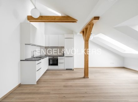 Pronájem bytu, 3+kk, 98 m²