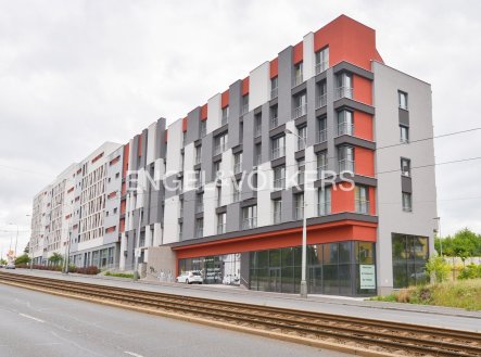 Pronájem obchodní prostory, 216 m²