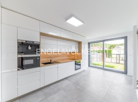 Pronájem domu/vily, 226 m²