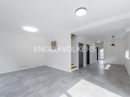 Pronájem domu/vily, 226 m²