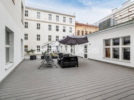 Pronájem kanceláře, 169 m²