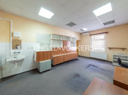 Pronájem kanceláře, 58 m²
