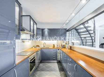 Pronájem bytu, 6+kk, 250 m²