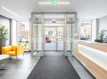 Pronájem kanceláře, 788 m²