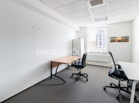 Pronájem kanceláře, 788 m²