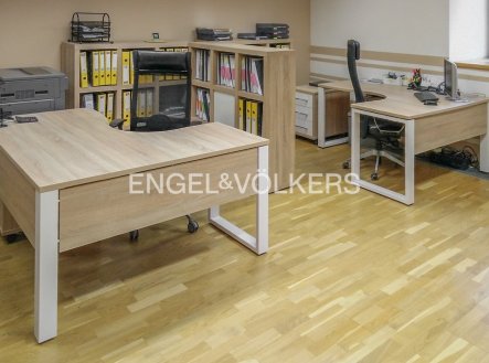 Pronájem kanceláře, 68 m²
