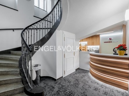 Pronájem kanceláře, 156 m²