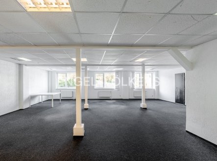 Pronájem kanceláře, 92 m²