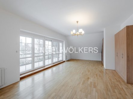 Pronájem domu/vily, 350 m²
