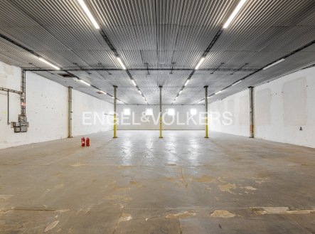 Pronájem komerčního objektu, sklad, 1 321 m²