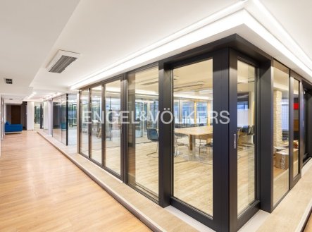 Pronájem obchodní prostory, 1 520 m²
