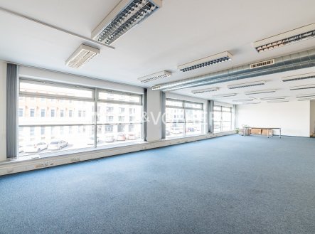 4 (17) | Pronájem - komerční objekt, jiný, 554 m²