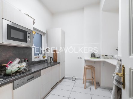 Pronájem kanceláře, 77 m²