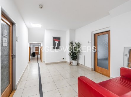 Pronájem kanceláře, 57 m²