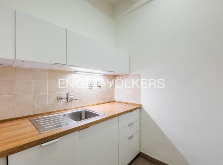 Pronájem kanceláře, 154 m²