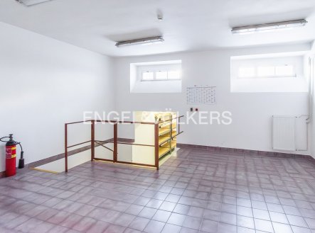 Pronájem komerčního objektu, sklad, 140 m²