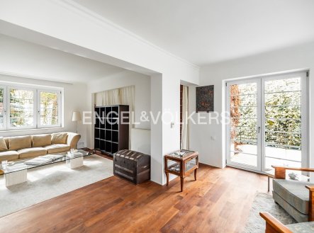 Pronájem domu/vily, 260 m²