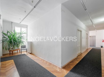 Pronájem kanceláře, 58 m²