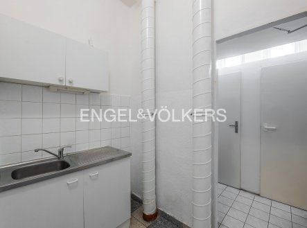 Pronájem kanceláře, 58 m²