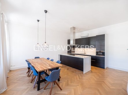 Pronájem bytu, 5+kk, 172 m² obrázek