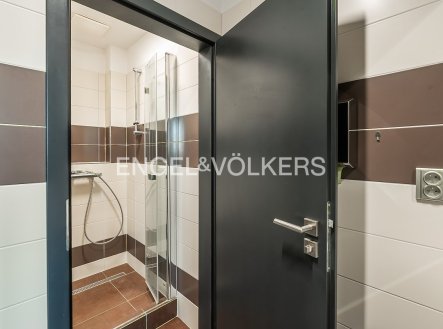 Pronájem kanceláře, 254 m²