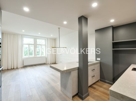 Pronájem bytu, 4+kk, 107 m²
