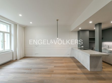 Pronájem bytu, 4+kk, 107 m²