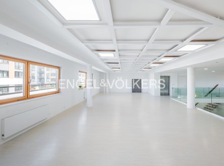 Pronájem obchodní prostory, 97 m²