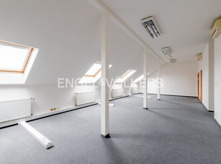 Pronájem kanceláře, 132 m²