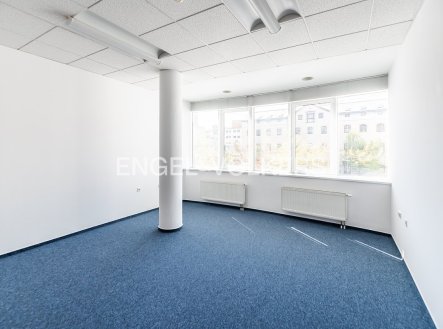 Pronájem kanceláře, 61 m²