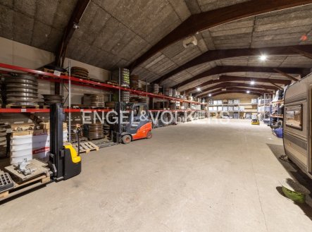 Pronájem komerčního objektu, sklad, 370 m²