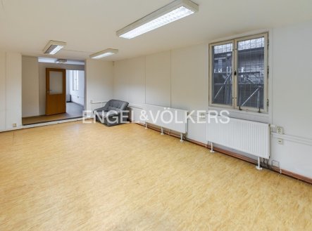 Pronájem kanceláře, 181 m²