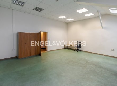 Pronájem kanceláře, 212 m²