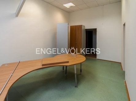Pronájem kanceláře, 212 m²