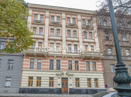 Pronájem kanceláře, 77 m²