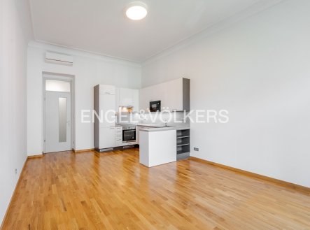 Pronájem bytu, 1+kk, 41 m²