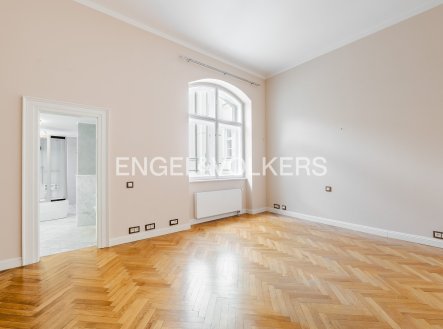 Pronájem bytu, 6+kk, 210 m²