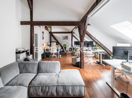 Pronájem kanceláře, 93 m²