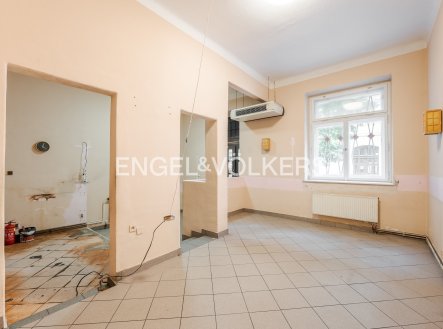 Pronájem obchodní prostory, 71 m²