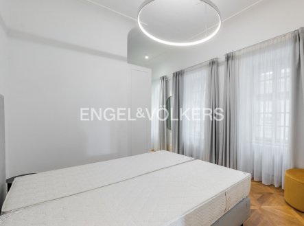 Pronájem bytu, 2+kk, 88 m²