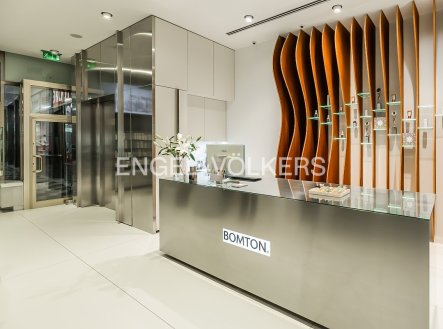 Pronájem obchodní prostory, 923 m²