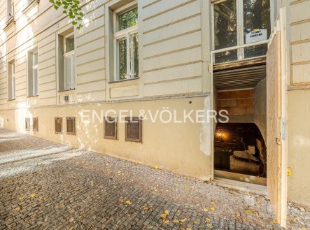 Pronájem obchodní prostory, 155 m²