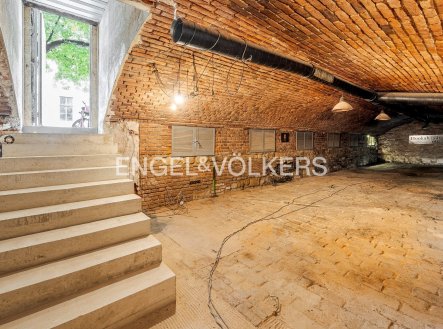 Pronájem obchodní prostory, 155 m²