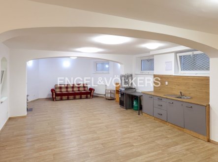 Pronájem kanceláře, 88 m²