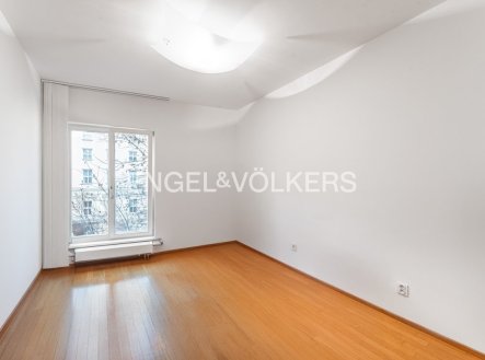 Pronájem bytu, 4+kk, 130 m²