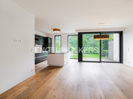 Pronájem domu/vily, 216 m²