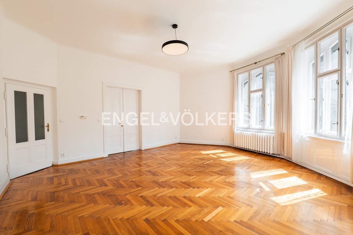 2 P1579239-HDR_Web