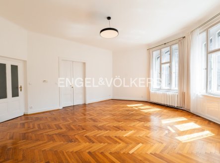 Pronájem kanceláře, 92 m²