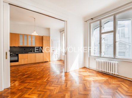 Pronájem kanceláře, 92 m²