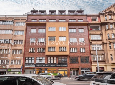 Pronájem obchodní prostory, 130 m² obrázek